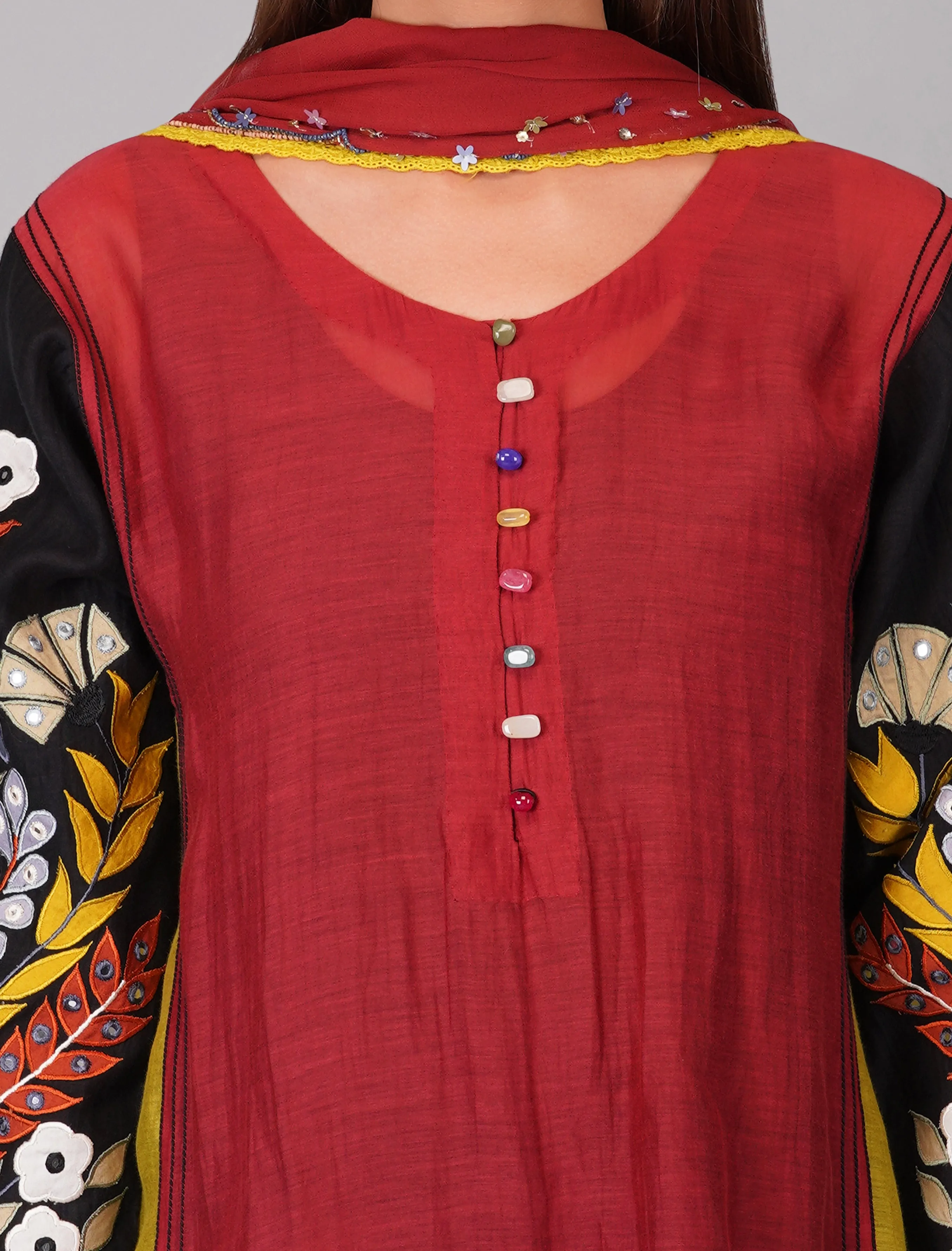 APPLIQUE SLEEVES PANELLED KURTA SET