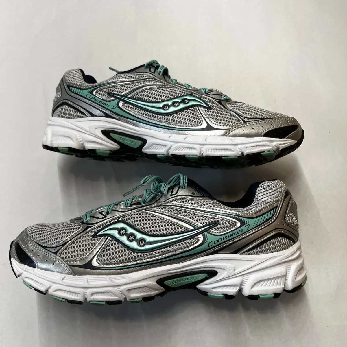 SAUCONY Women's Grid Cohesion 7 -Silver/Navy/Green- Running Shoe Size 10M Preowned