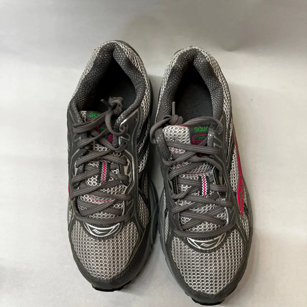 SAUCONY Women's Grid •Cohesion TR7• Trail Running Grey/Green/Fuchsia Size 8.5M -Preowned