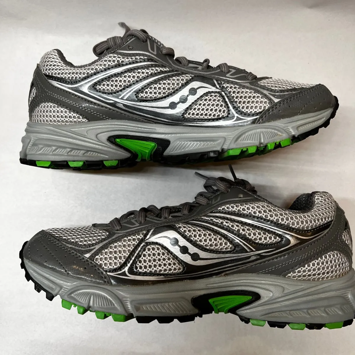 SAUCONY Women's Grid •Cohesion TR7• Trail Running Grey/Green/Fuchsia Size 8.5M -Preowned