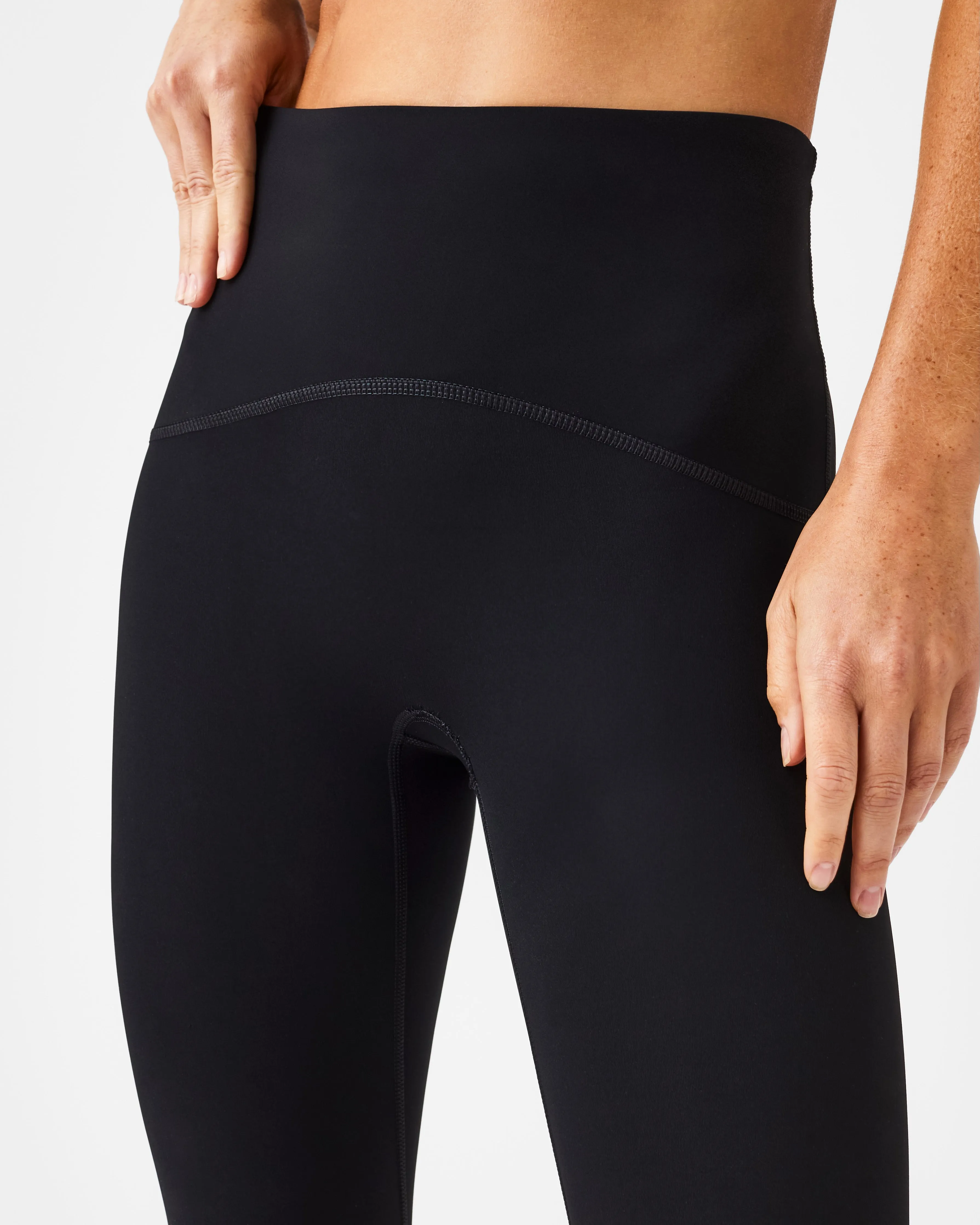 SPANXshape™ Booty Boost® 7/8 Leggings